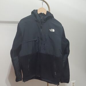 The North Face Men's Black Denali Jacket